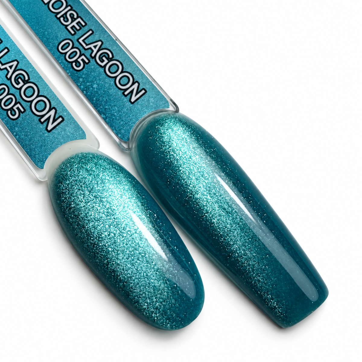 TURQUOISE LAGOON — 935005
Cat Eye Gel Polish · 10 ml